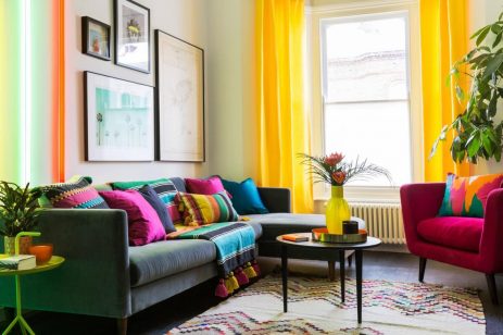 trang trí phòng khách theo phong cách color block
